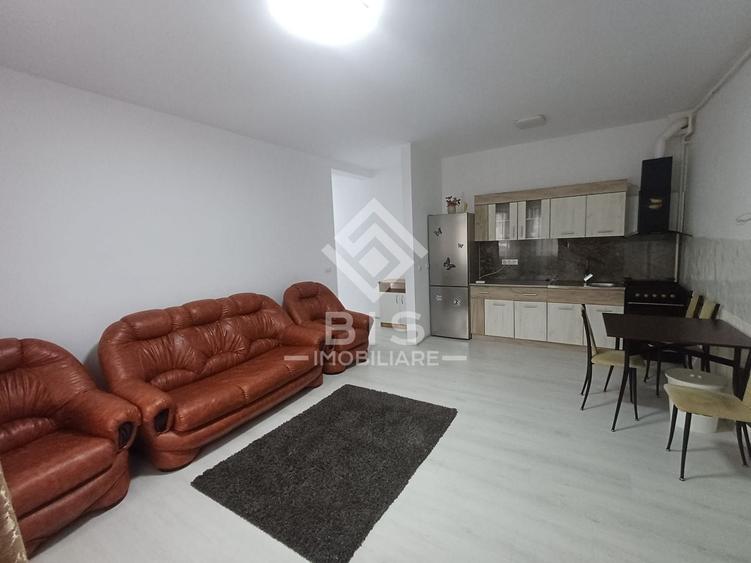 Apartament cu 3 camere semidecomandat, mobilat în Nord