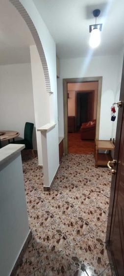 Apartament cu 3 camere decomandat în Iosia