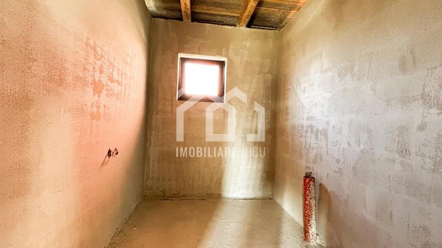 Casă individuală cu 4 camere cu Canalizare în Jucu de Mijloc