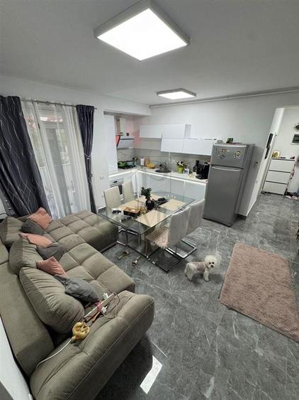 Apartament cu 3 camere decomandat în Dumbrăvița