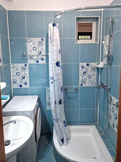 Apartament cu 3 camere semidecomandat în Floreasca