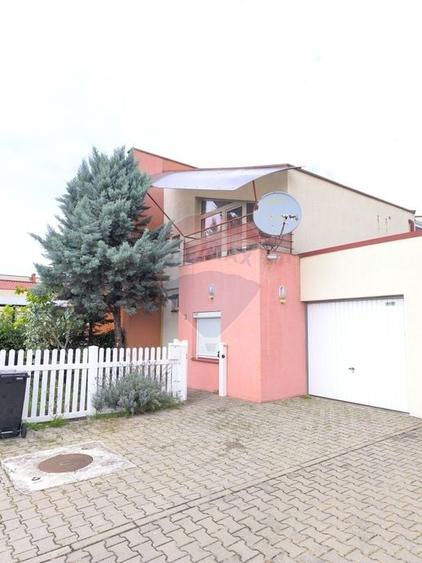 Casă cu 5 camere cu Teren 231 Mp în Bună Ziua