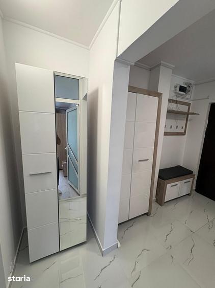 Apartament cu 2 camere decomandat în Podul de Fier