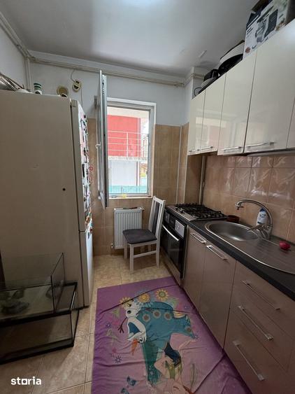 Apartament cu 3 camere în Rahova