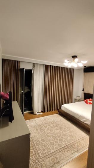 Apartament cu 3 camere decomandat în Baba Novac