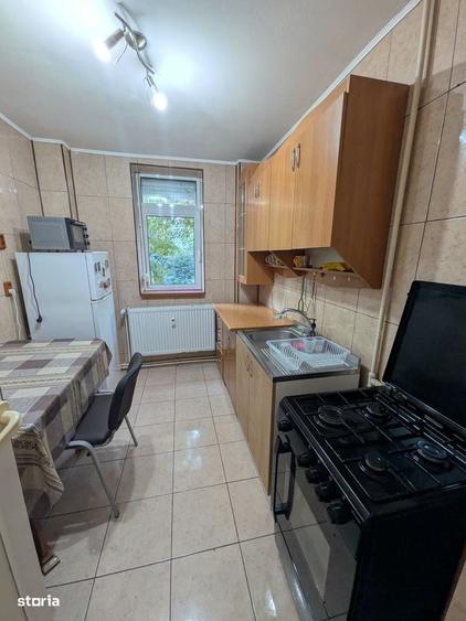 Apartament cu 2 camere semidecomandat în Calea București