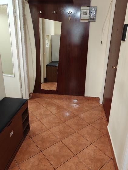 Apartament cu 3 camere semidecomandat în Dosu Bricii