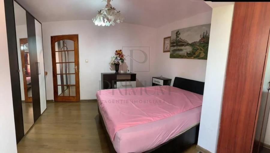 Apartament cu 3 camere decomandat, mobilat în Dâmbovița