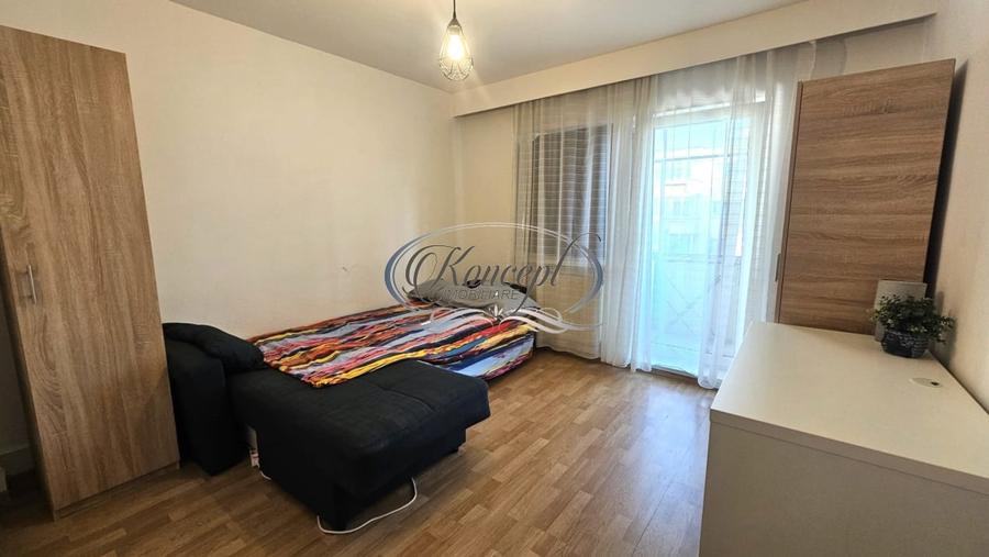 Apartament cu 3 camere decomandat, mobilat în Între Lacuri