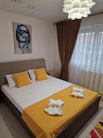 Apartament cu 3 camere decomandat în Rovine