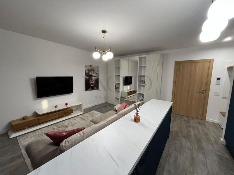 Apartament cu 2 camere semidecomandat, mobilat în 1 Mai