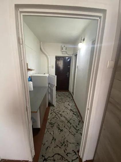 Garsonieră decomandată, mobilată în Podu Roș