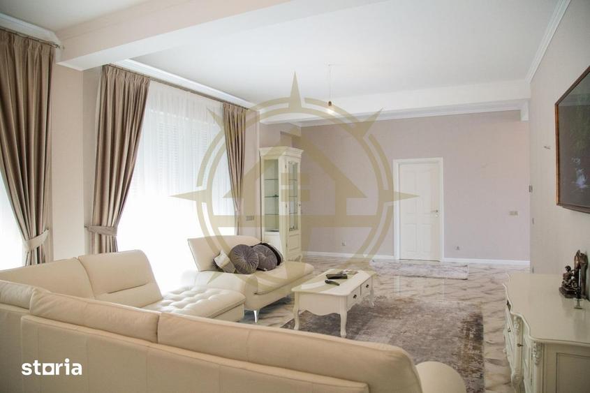 Casă cu 7 camere cu Teren 3000 Mp în Corbeanca