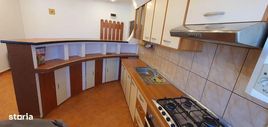 Apartament cu 2 camere, mobilat în Calea Poplăcii
