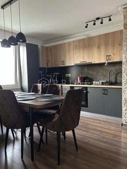 Apartament cu 3 camere decomandat în Cristești