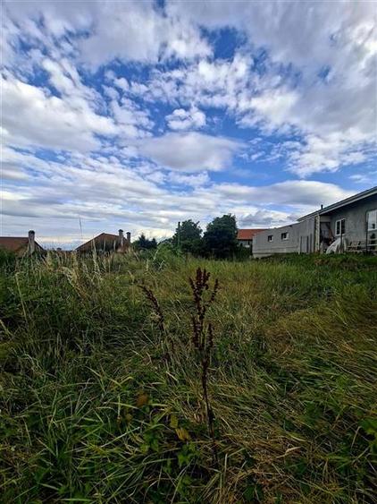 Teren Construcții intravilan de 1355 mp, în Periferie