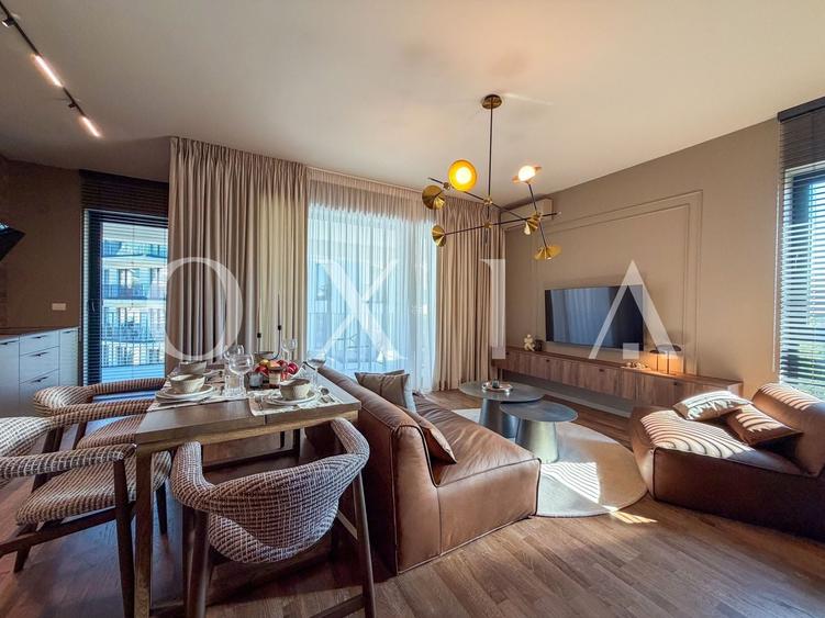 Apartament cu 3 camere semidecomandat, mobilat în Semicentral