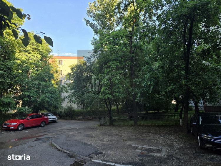 Apartament cu 3 camere decomandat în Rahova