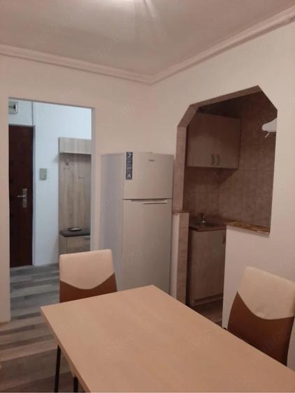 Apartament cu 2 camere decomandat în Infrățirii