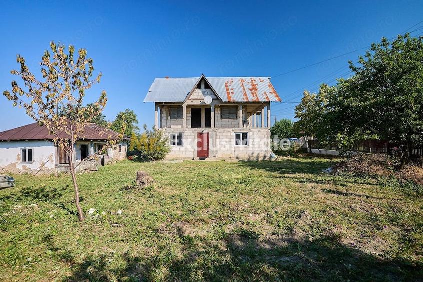 Casă cu 4 camere cu Teren 3105 Mp în Uda
