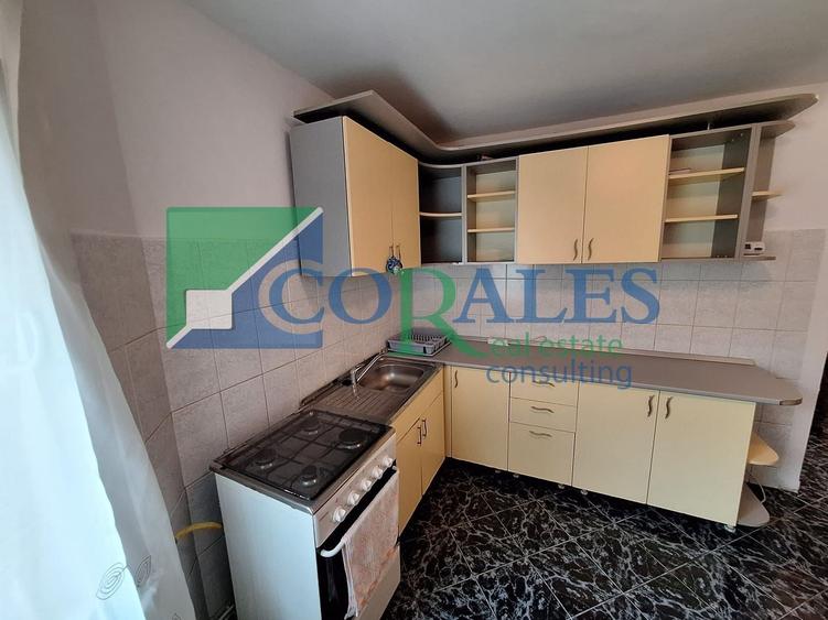 Apartament cu 3 camere semidecomandat, mobilat în Baba-Dochia