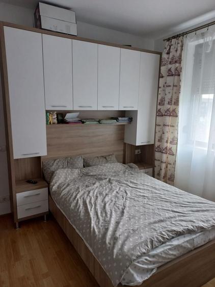 Apartament cu 3 camere decomandat în Soarelui
