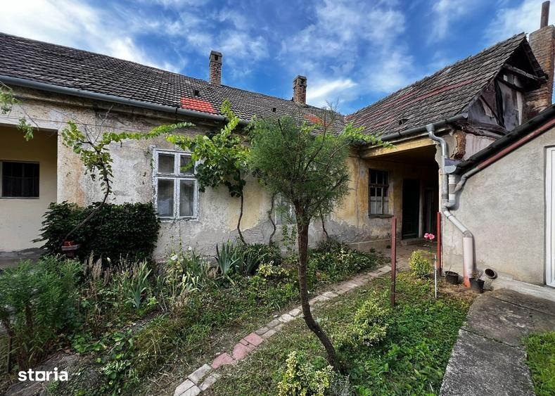 Casă cu 4 camere în Aleșd
