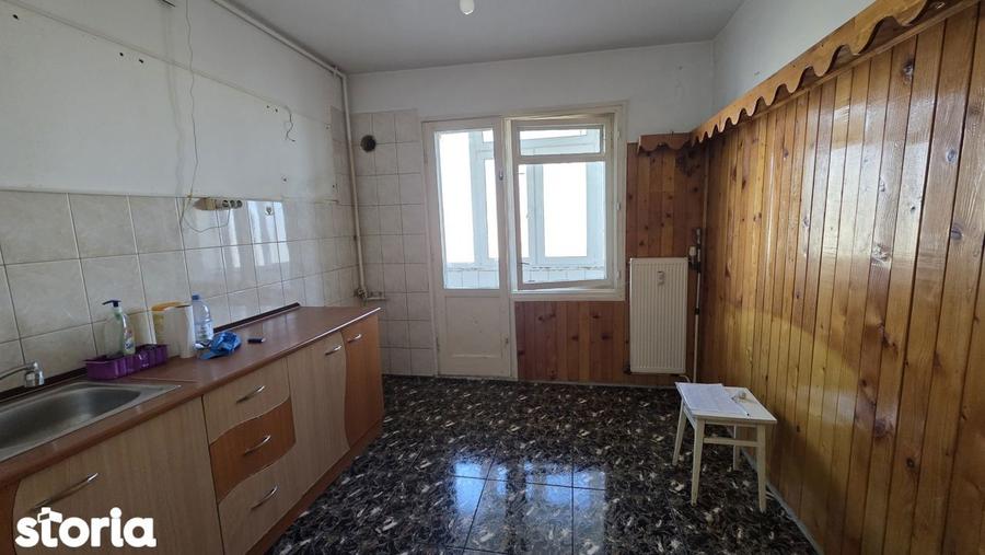 Apartament cu 2 camere decomandat în Crângași