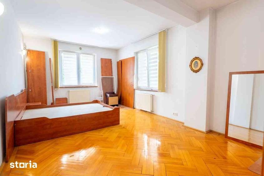 Casă cu 5 camere cu Teren 471 Mp în Drumul Taberei