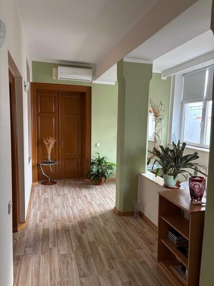 Casă cu 4 camere în Ultracentral