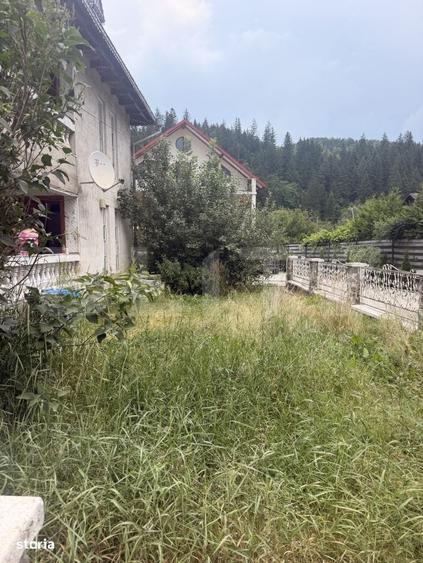 Casă cu 4 camere în Vama