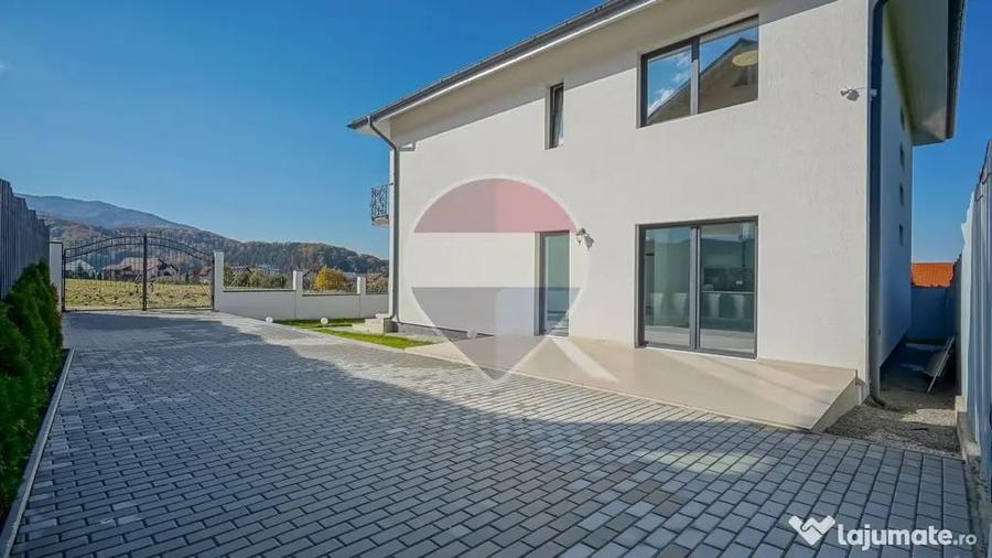 Casă cu 5 camere cu Teren 400 Mp în Bunloc