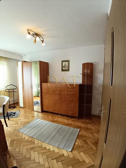 Apartament cu 4 camere în Central