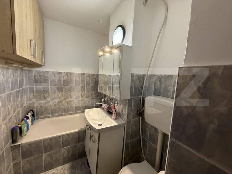 Apartament cu 3 camere decomandat în Micro 16