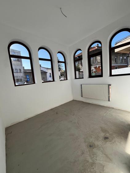 Casă individuală cu 6 camere cu Teren 375 Mp în Grădina Icoanei