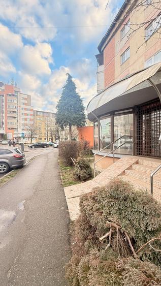 Spațiu comercial, de 111 mp, în Central