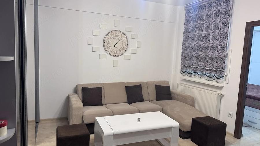 Apartament cu 3 camere semidecomandat în Central