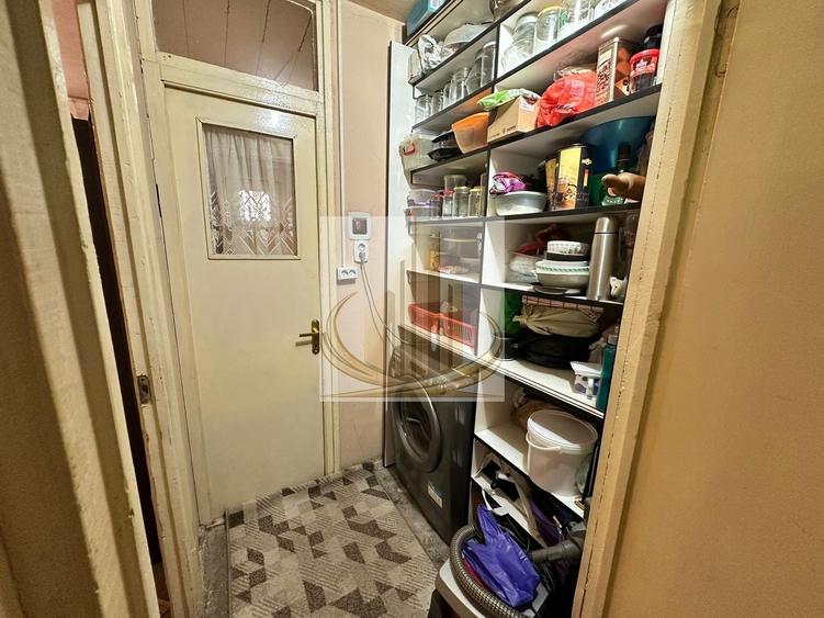 Apartament cu 3 camere decomandat, mobilat în Aradului