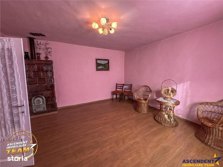 Casă cu 3 camere cu Teren 1749 Mp în Lunga