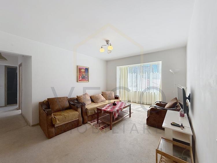Apartament cu 3 camere semidecomandat, mobilat în Mănăștur