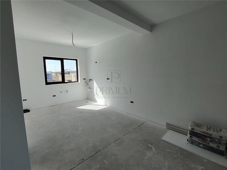 Duplex cu 4 camere cu Canalizare în Moșnița Nouă