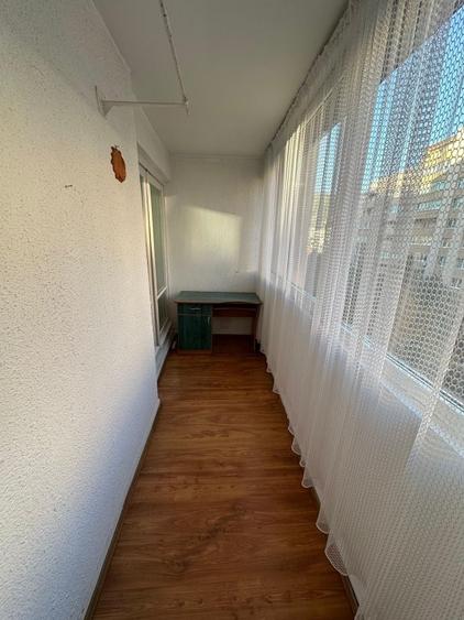 Apartament cu trei camere de inchiriat in cartierul Tudor. - 2