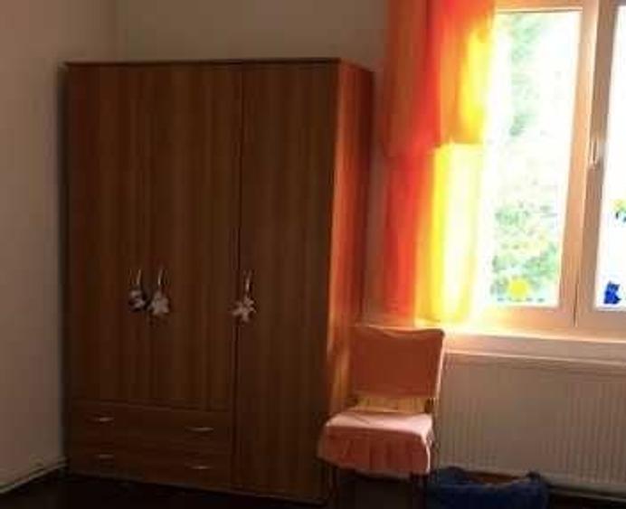 Garsonieră decomandată în Calea Victoriei