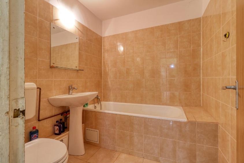 Apartament cu 2 camere semidecomandat în Pantelimon