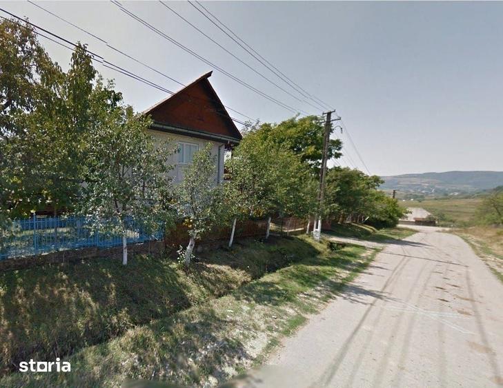 Casă cu 3 camere cu Teren 244 Mp în Băsești