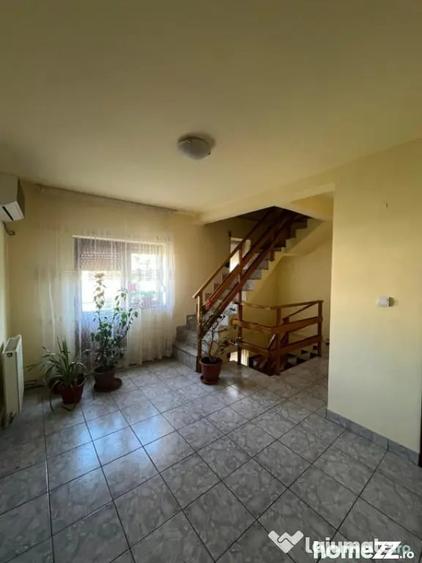 Casă cu 4 camere cu Teren 181 Mp în Rovine