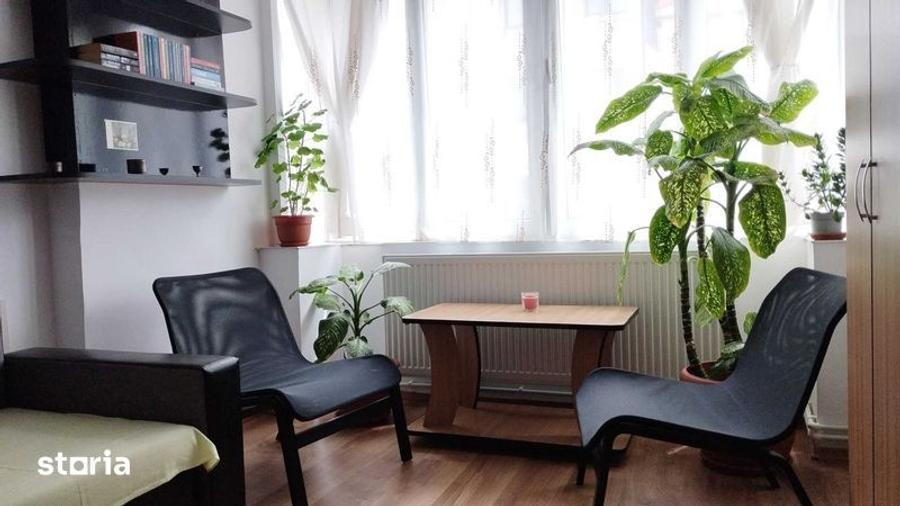Inchiriez Apartament cu Doua Camere pe Termen Lung in Zona Centrala - 3
