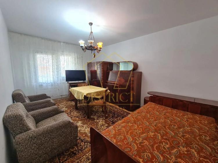 Apartament cu 3 camere decomandat, mobilat în Complex Studențesc