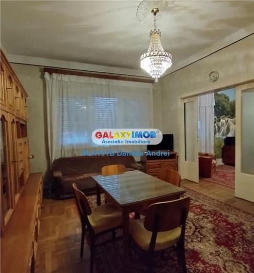 Apartament cu 4 camere semidecomandat, mobilat în Calea Plevnei
