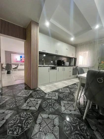 Apartament cu 3 camere decomandat în Lenin Sud